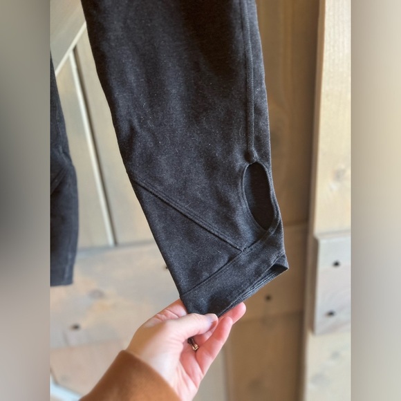 NWOT Old Navy Active Go Dry Balance Legging - Picture 6 of 7